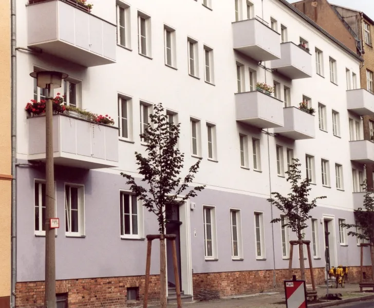 Schöner Altbau an Liebhaber zu vermieten - Renovierung erforderlich - Wir kommen Ihnen entgegen! — photo 1